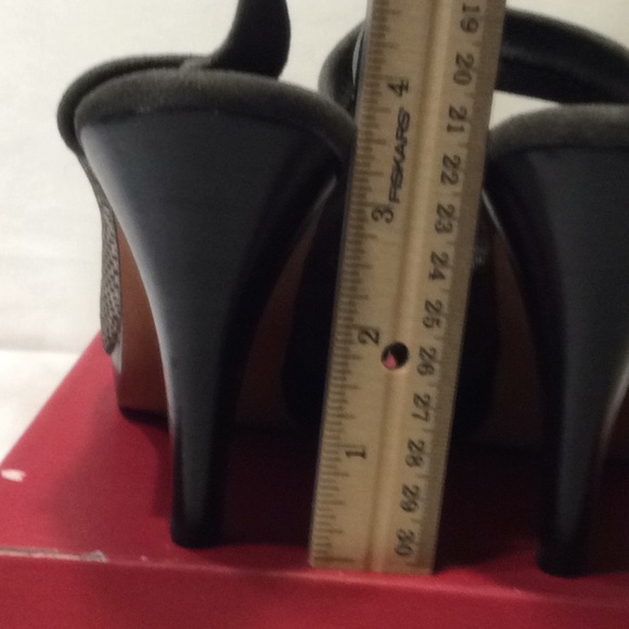 VANELI Plaza Silver Print Heels - Picture 7 of 7